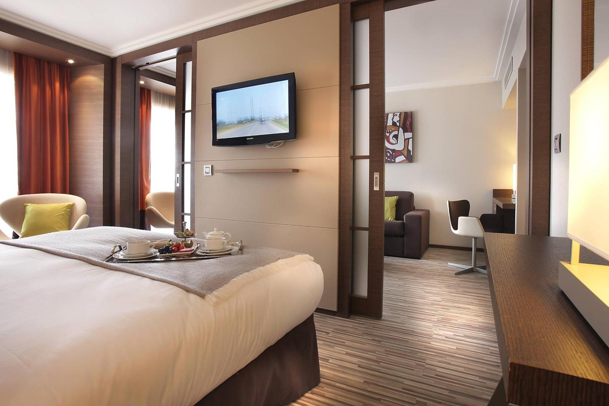 Ac Hotel By Marriott Ambassadeur Antibes - Juan Les Pins Esterno foto